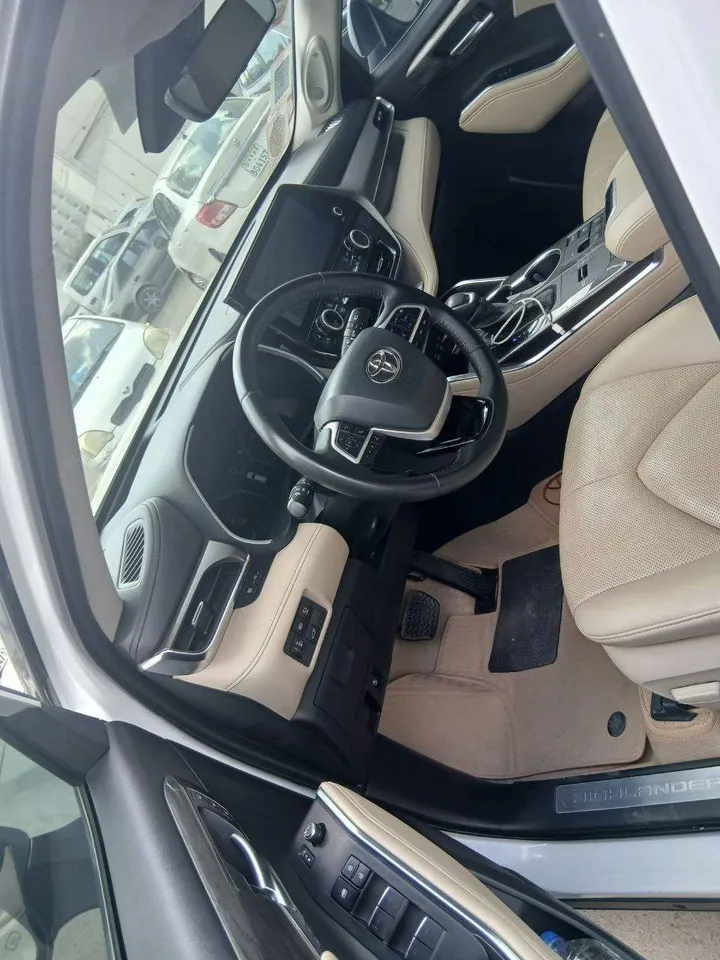 Toyota Highlander 2023 – photo 3