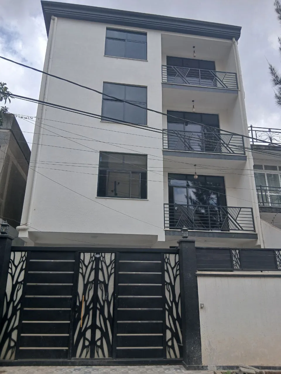 G+3 House for Sale in Summit – photo 4