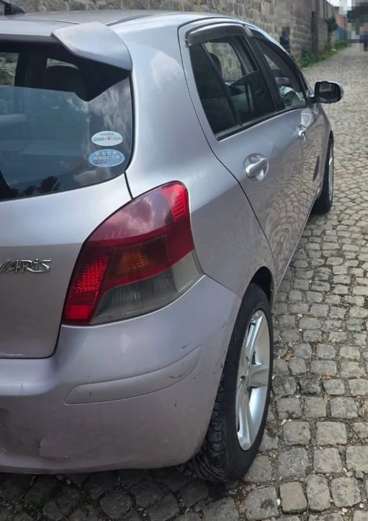 Toyota Yaris Compact 2010 Automatic – photo 6