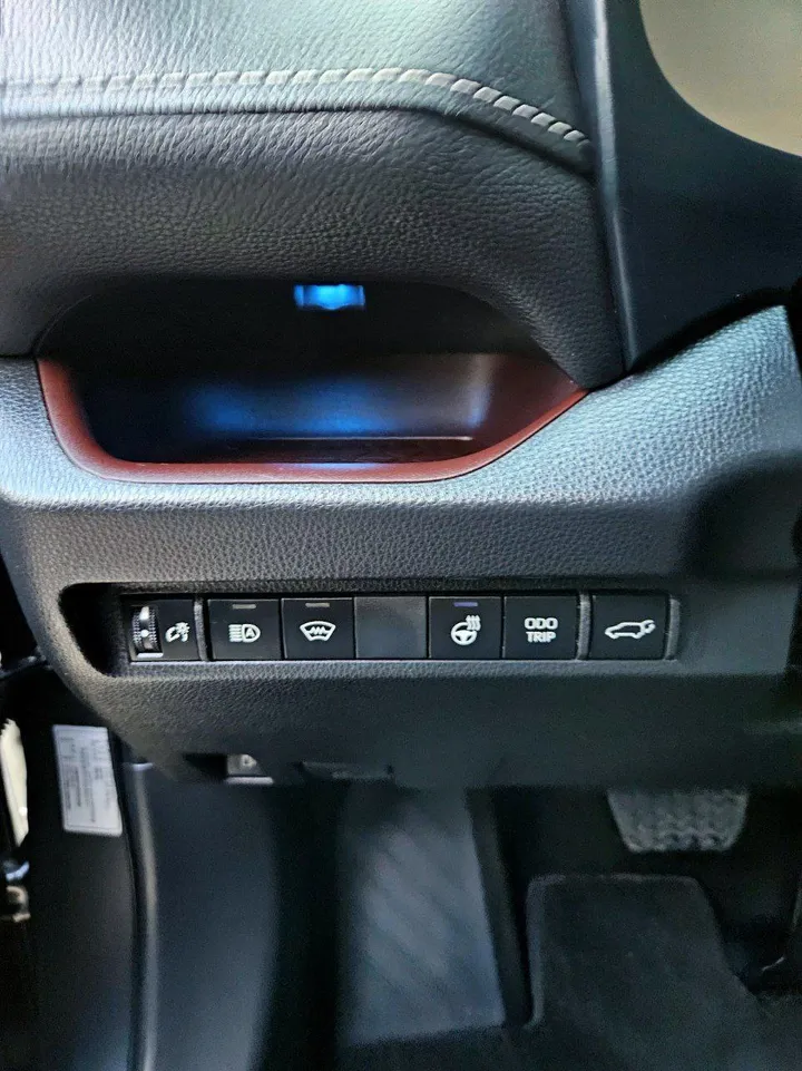 Toyota RAV4 2023 Hybrid Full-Option – photo 3