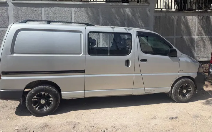 Toyota Hiace Dolphin 2007 Diesel Van – photo 6