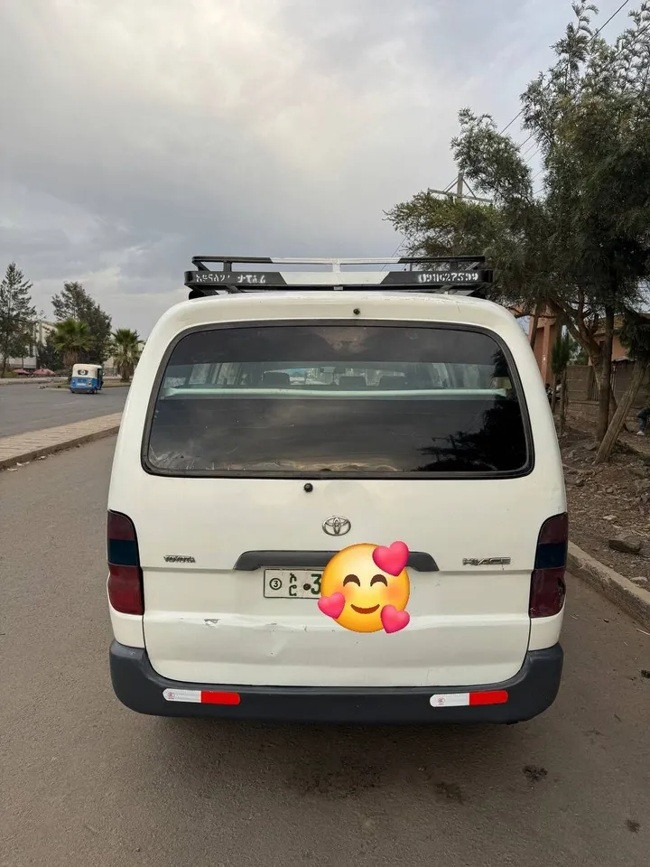 Toyota Hiace 2003 Van – photo 4