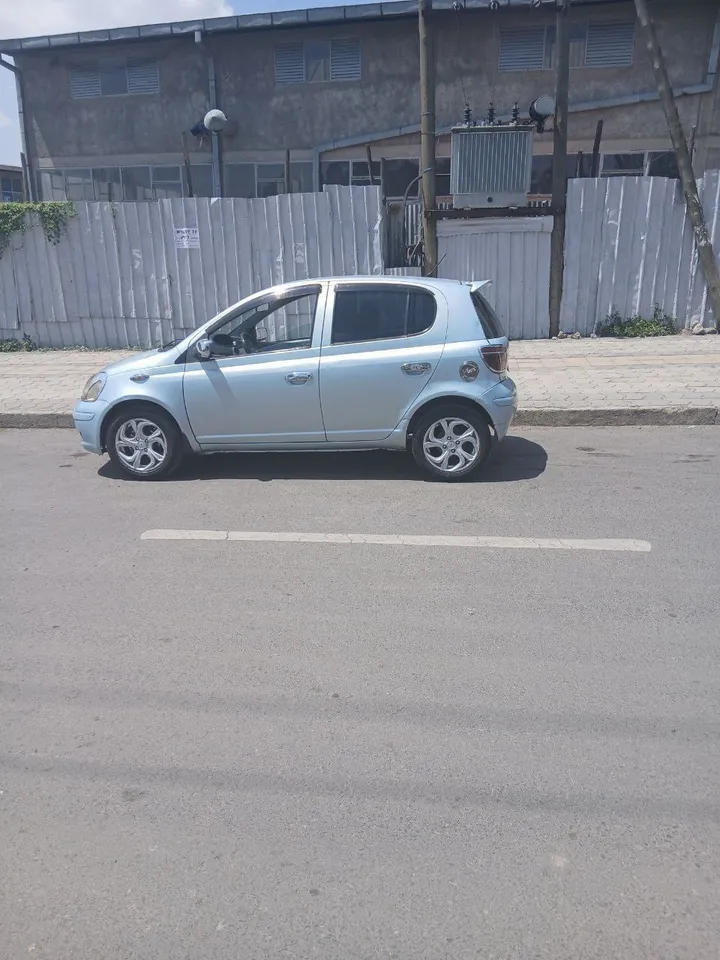 Toyota Vitz 2004 Automatic – photo 4