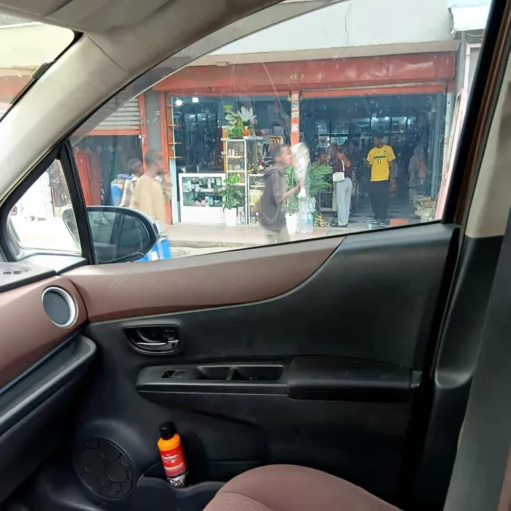 Toyota Yaris Jewel 2012 Automatic – photo 6