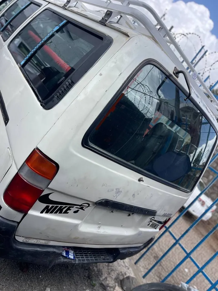 Toyota Hiace 2003 5L Van – photo 7