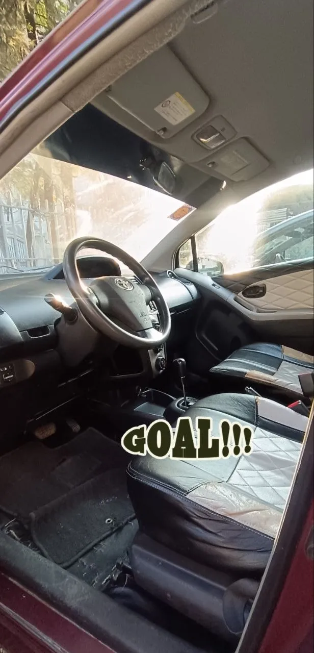 Toyota Yaris Compact 2010 – photo 4