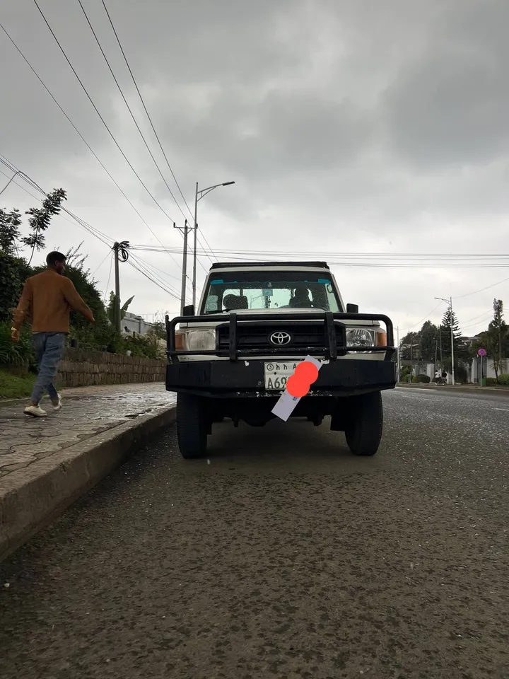 Toyota Landcruiser King Cab 2005 – photo 3