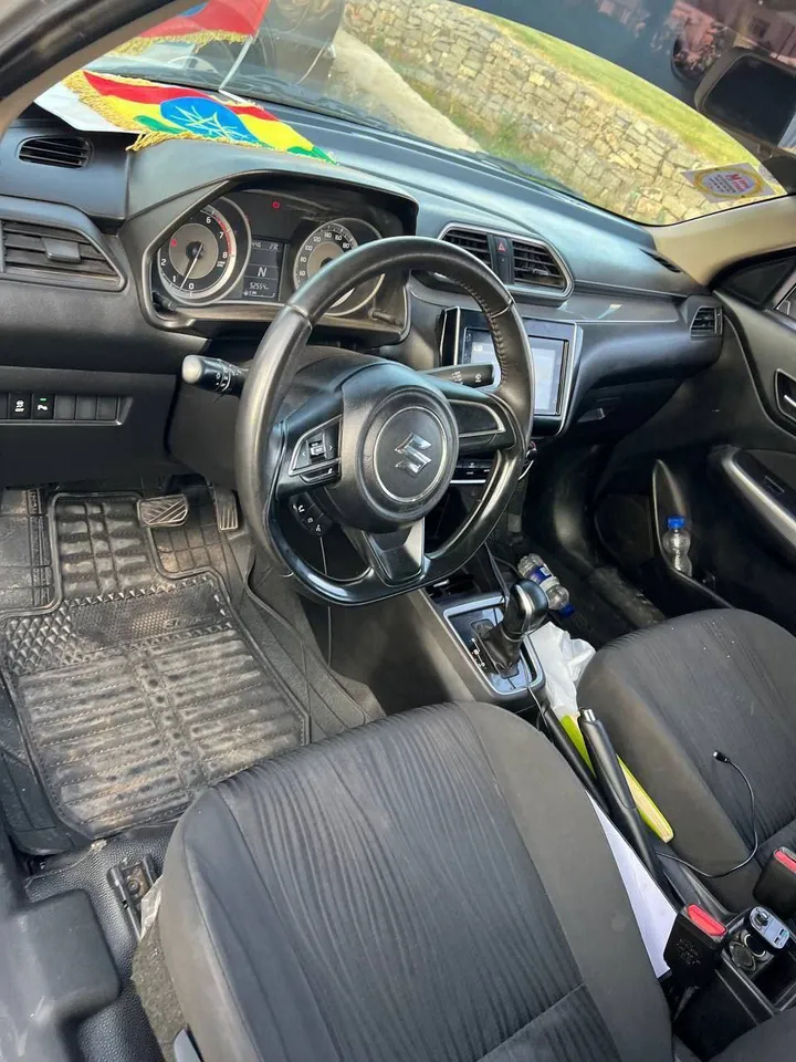 Suzuki Dzire 2022 Automatic Silver – photo 4