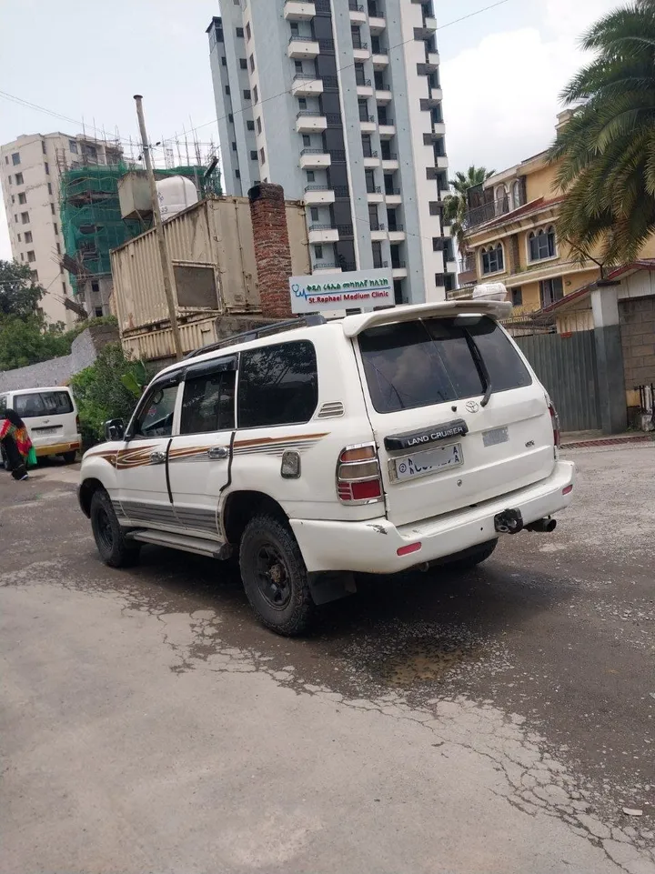 Toyota Land Cruiser 2005 Manual – photo 5