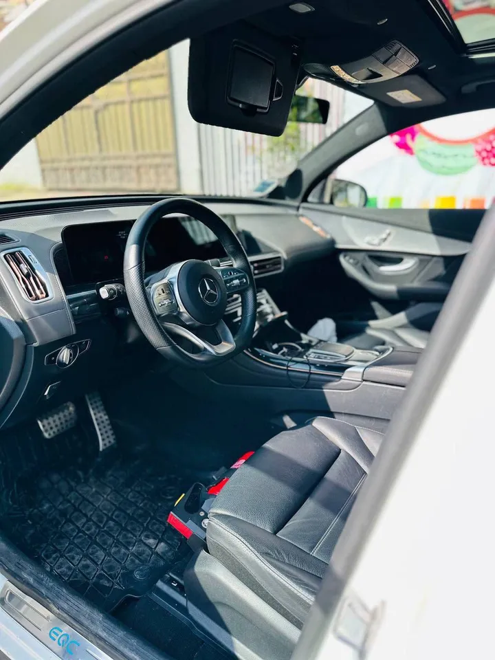 2022 Mercedes-Benz EQC 400 – photo 7