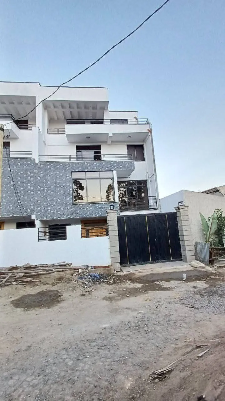 G+3 House for Sale in Summit – photo 3