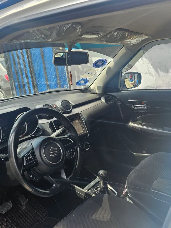 Suzuki Swift 2022 Automatic – photo 4