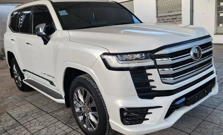 Toyota Land Cruiser VXR 2023 – photo 4
