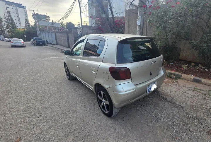 Toyota Vitz 2002 Automatic – photo 4