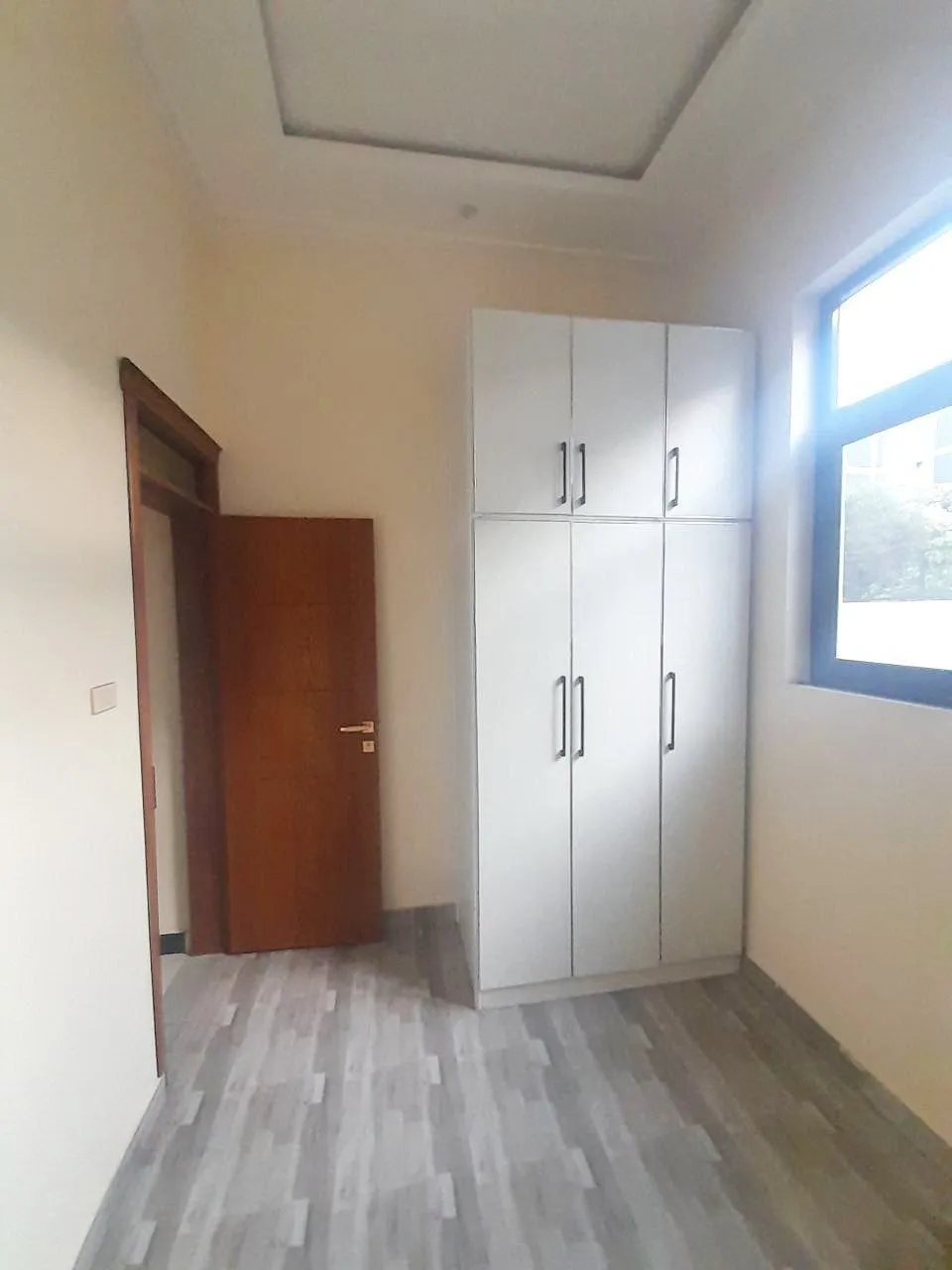 180 Sqm House for Sale in Summit – photo 5