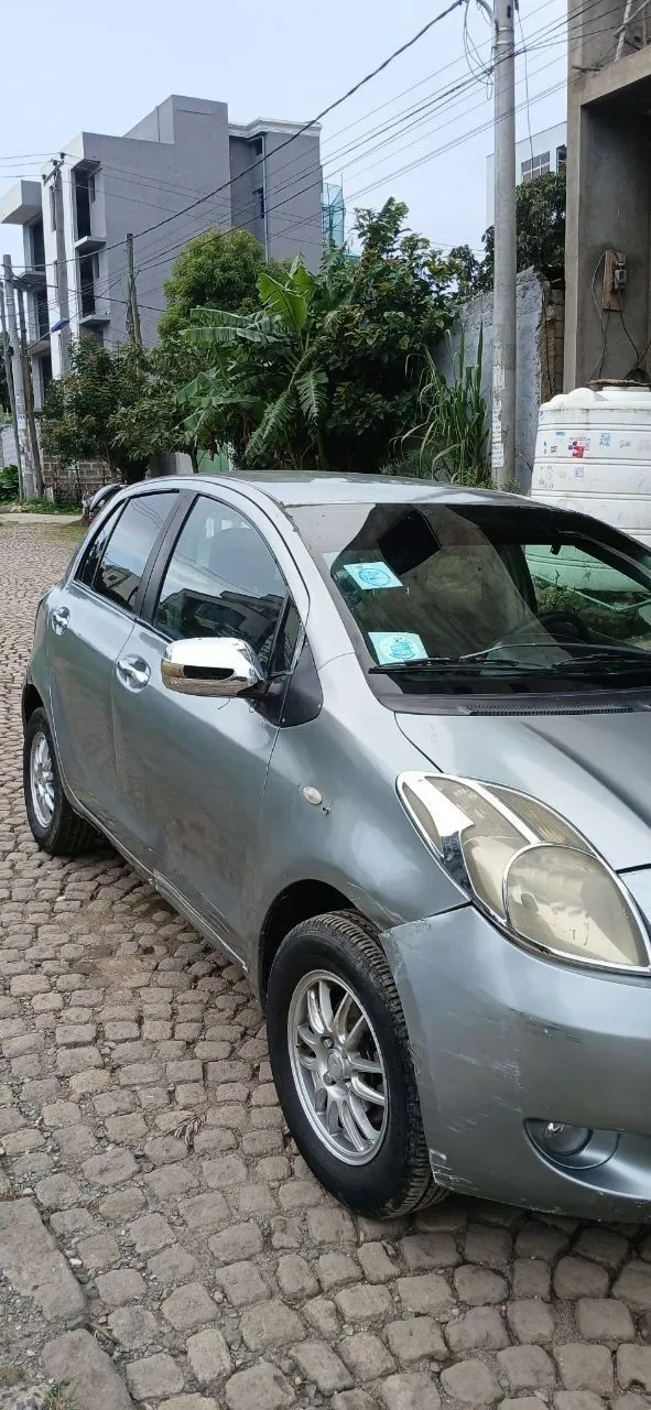 Toyota Yaris Compact 2007 – photo 5