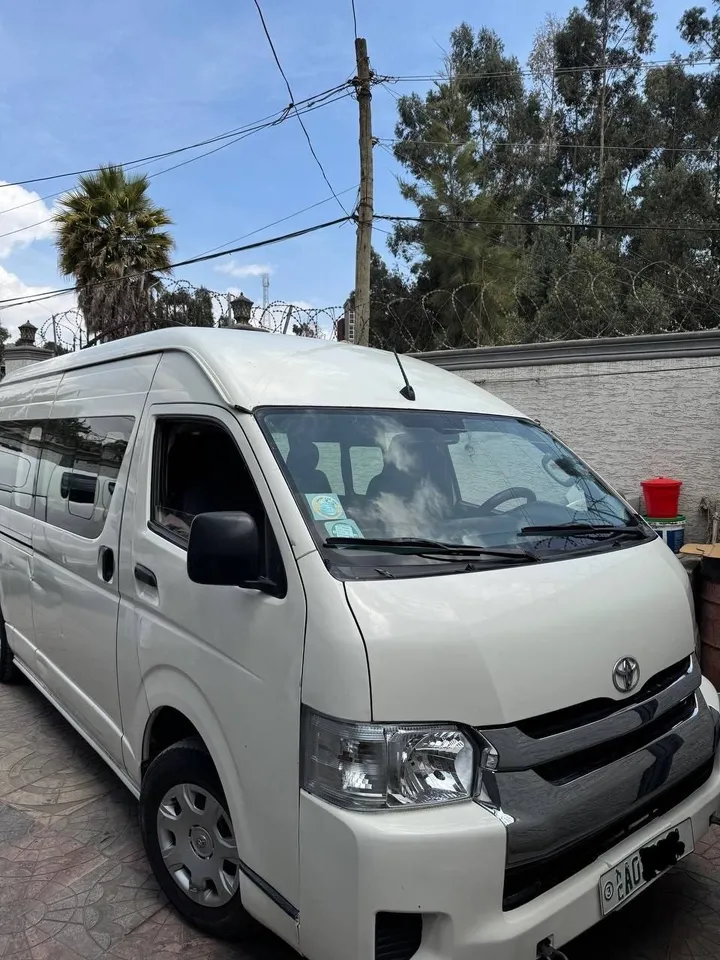Toyota Hiace High Roof Van – photo 6