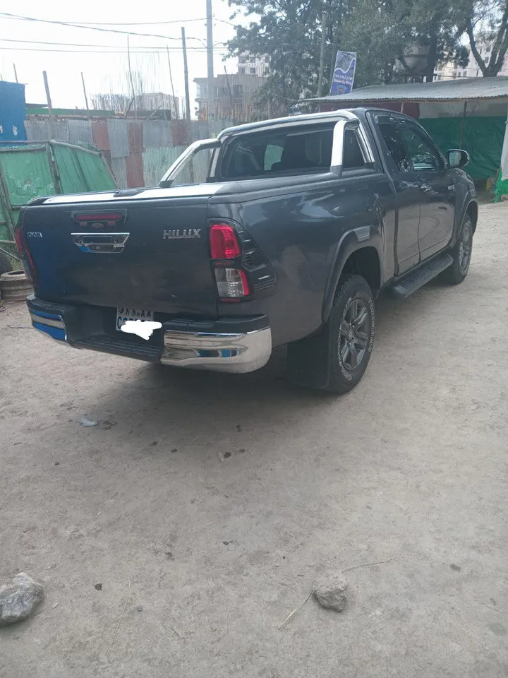 Toyota Hilux 2022 Automatic Pickup – photo 9