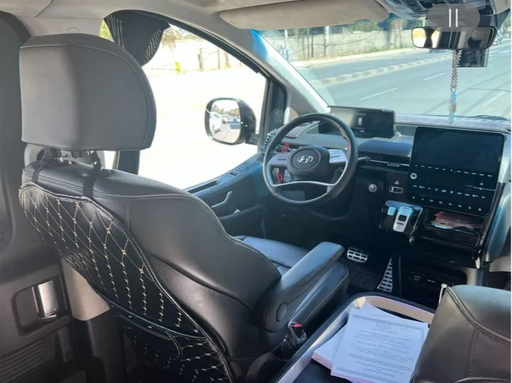 Hyundai Staria Luxury 2023 – photo 3