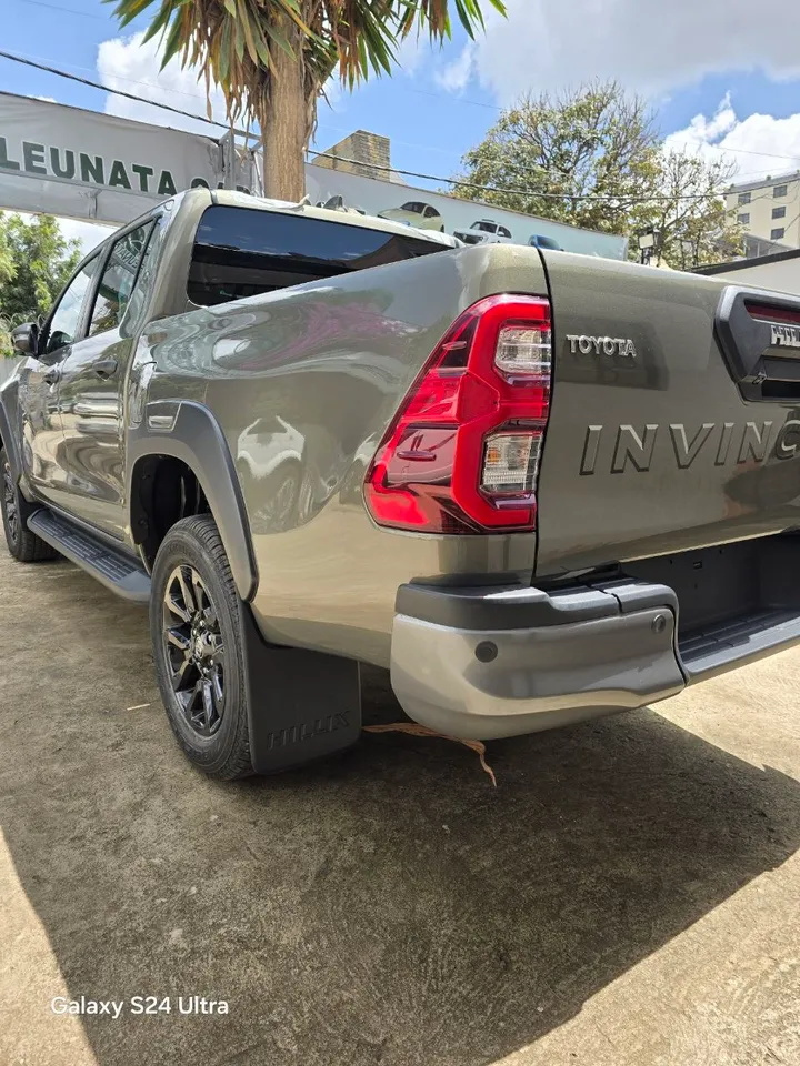 Toyota Hilux Invincible Hybrid Double Cab 2025 – photo 5