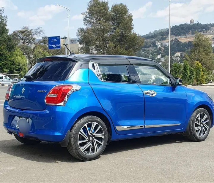 Suzuki Swift 2023 Automatic – photo 3