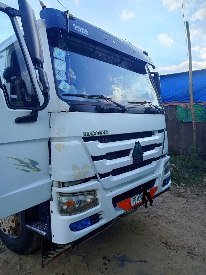 Sinotruk Howo Cargo Truck – photo 6