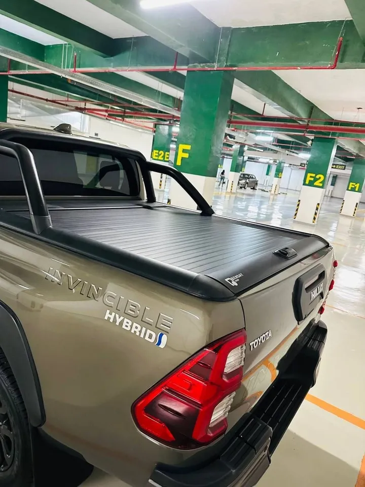 Toyota Hilux Invincible Hybrid 2025 – photo 8