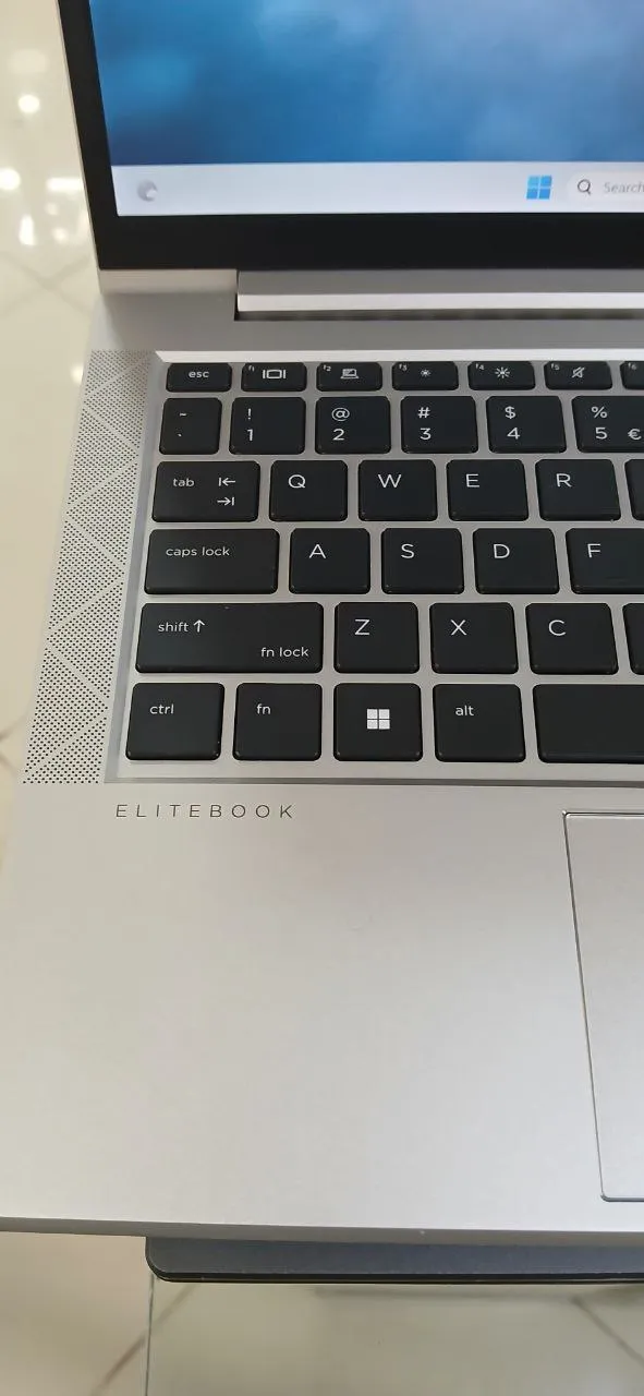 HP EliteBook 830 G8 Laptop – photo 3