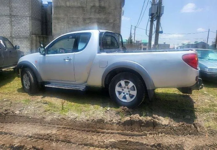 Mitsubishi L200 2007 Diesel Manual – photo 4
