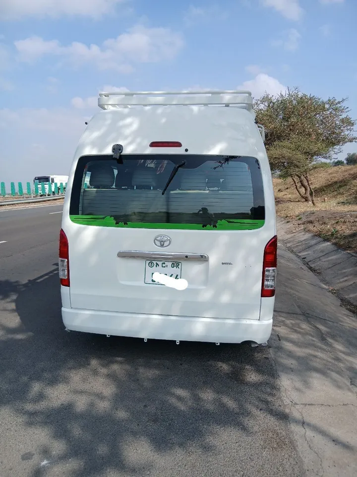 Toyota Hiace Van 2016 – photo 5