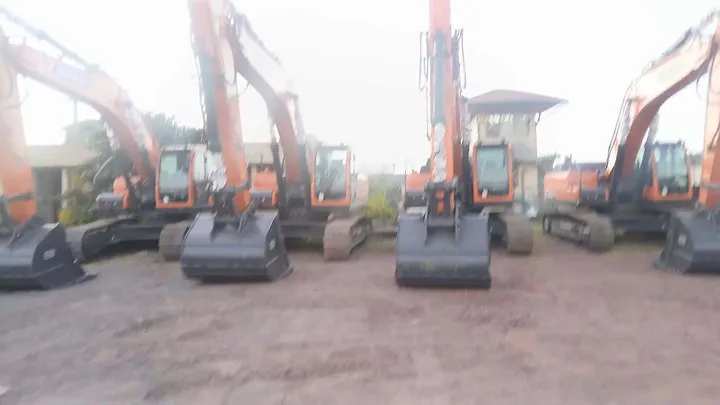 2025 Develon Excavator – photo 3