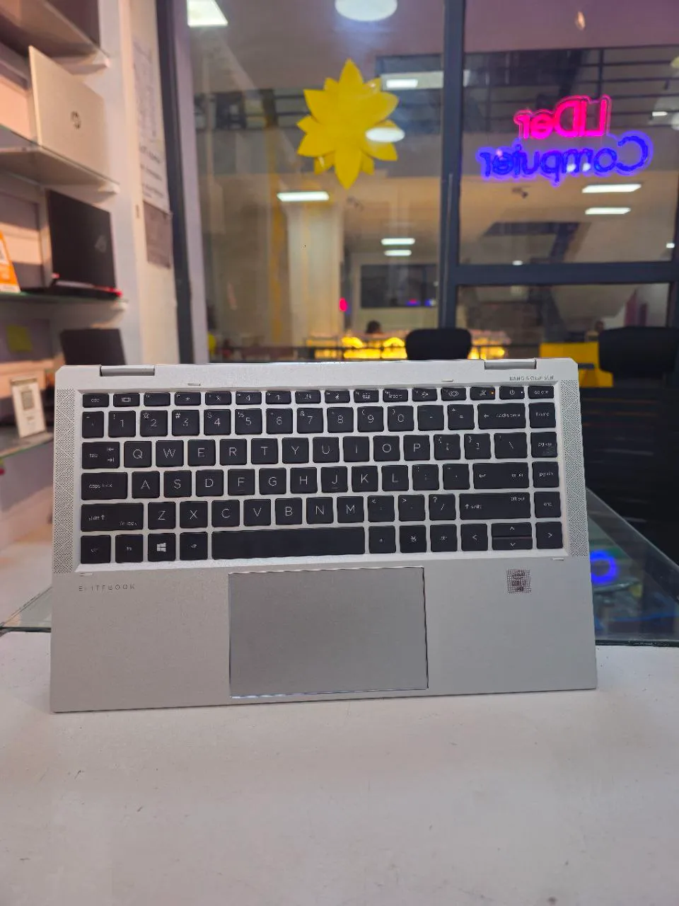 HP EliteBook x360 1040 G7 Laptop – photo 4