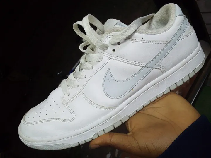 White Nike Sneakers Size 44 – photo 4
