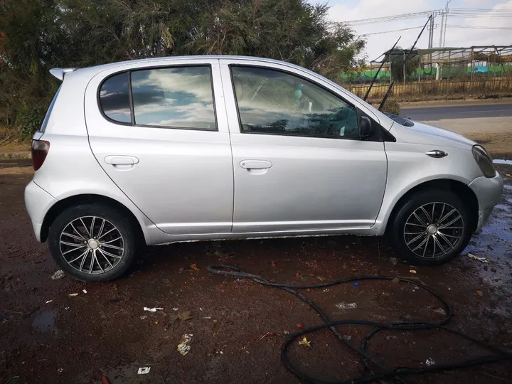 Toyota Vitz 2001 Automatic – photo 5