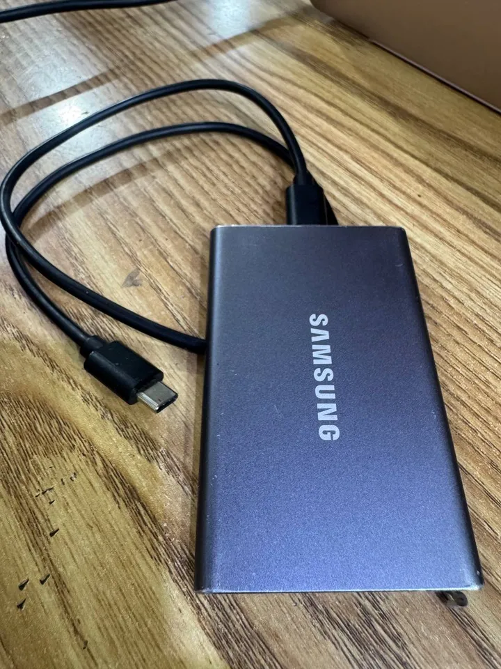Samsung T7 1TB Portable SSD – photo 3