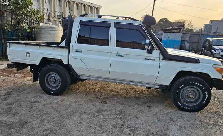 Toyota Double Cab Pickup 2018 – photo 4