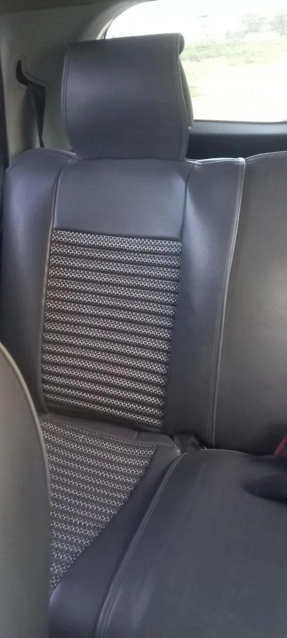 Toyota Yaris Compact 2012 – photo 3