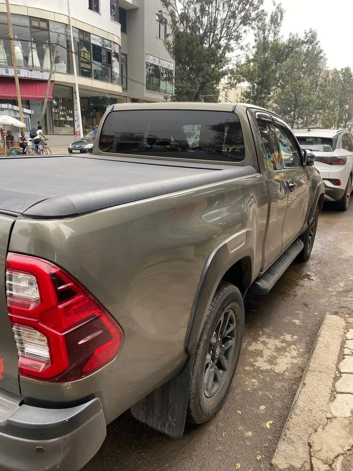 Toyota Hilux Invincible 2021 Diesel – photo 3