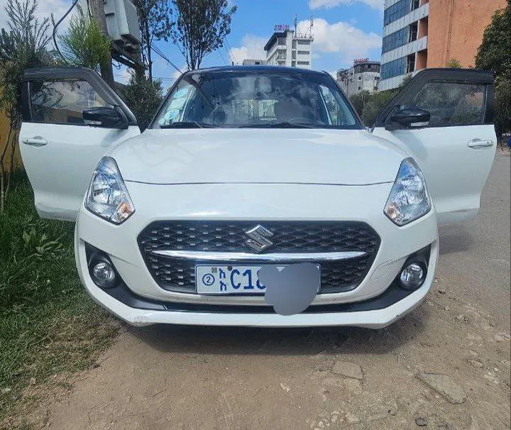 Suzuki Swift 2022 Automatic – photo 4