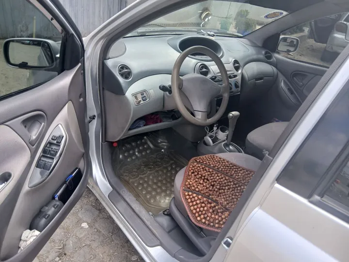 Toyota Platz 2001 Automatic – photo 4