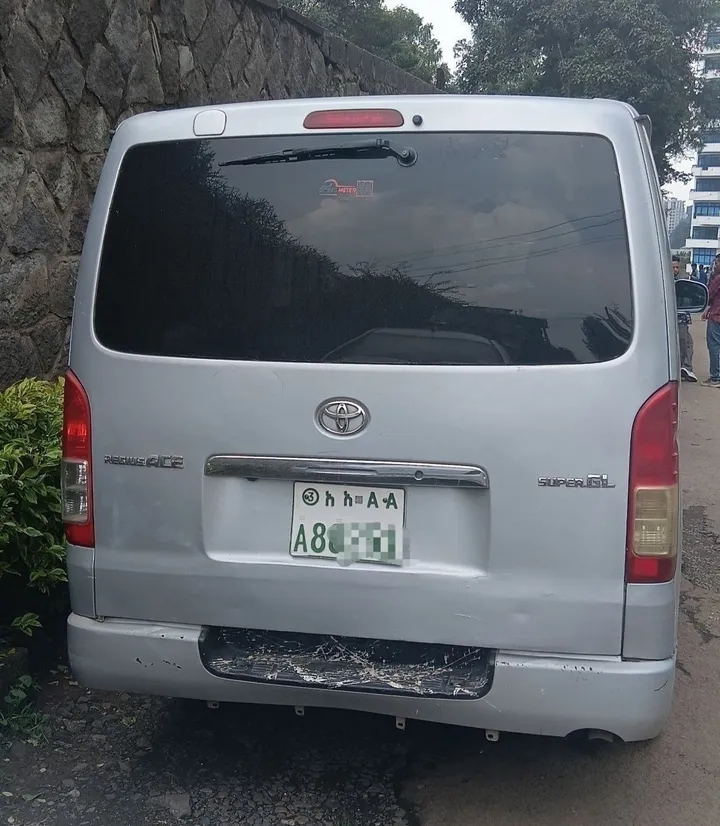 Toyota Hiace Abadula Super GL – photo 6