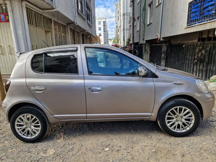 Toyota Vitz 2004 Automatic – photo 3