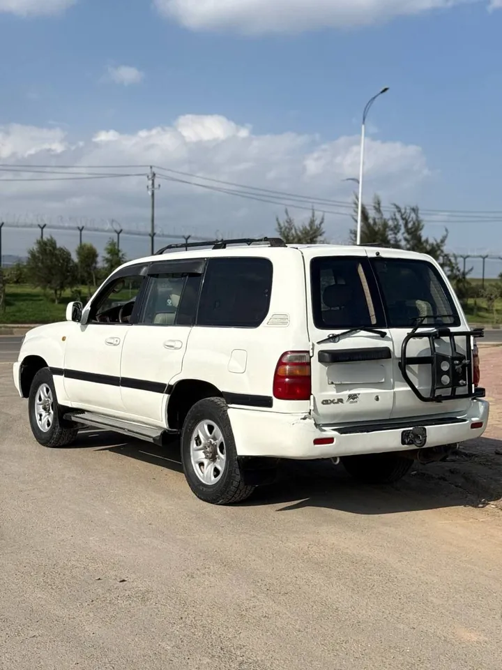 Toyota Land Cruiser 105 2002 – photo 3