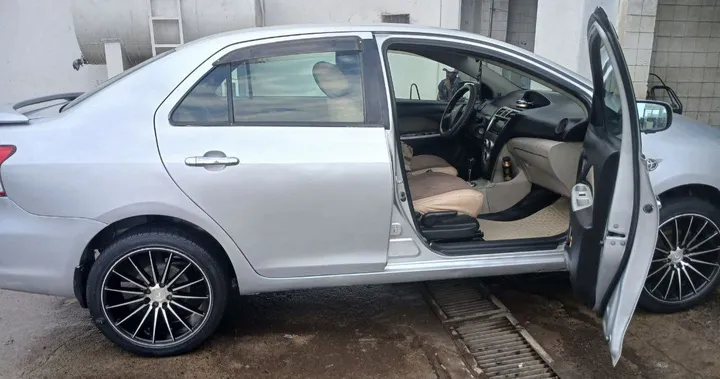 Toyota Yaris Belta 2007 – photo 3