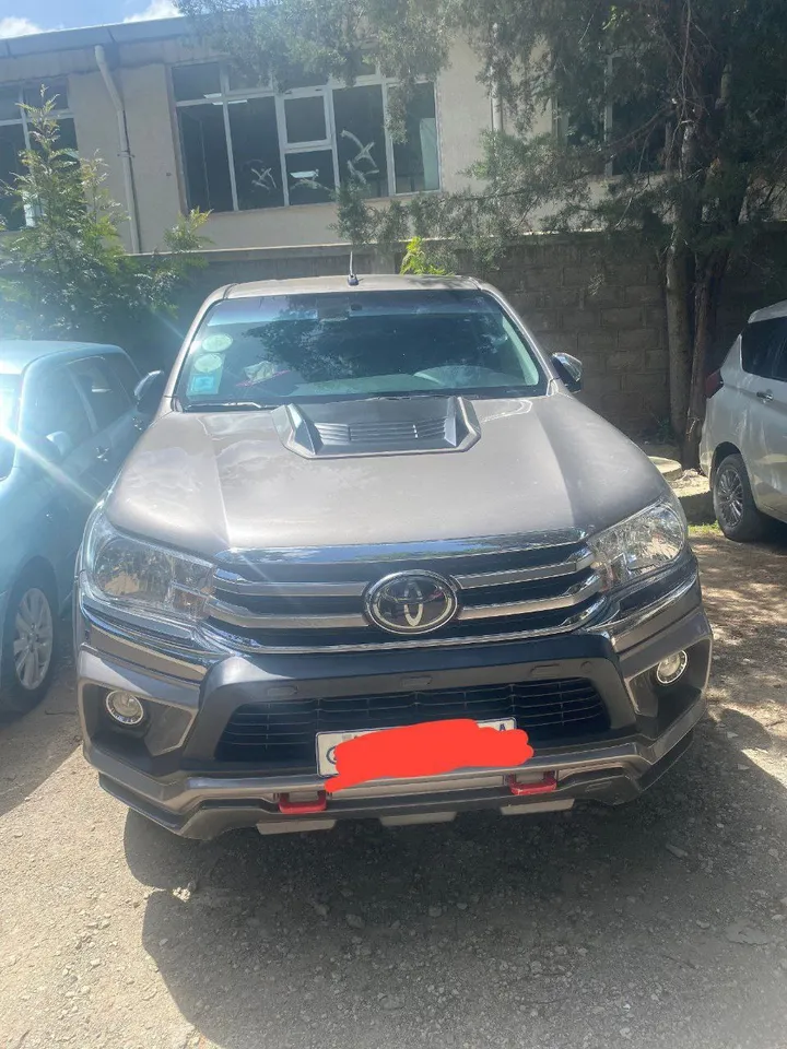 Toyota Hilux Revo 2018 – photo 3