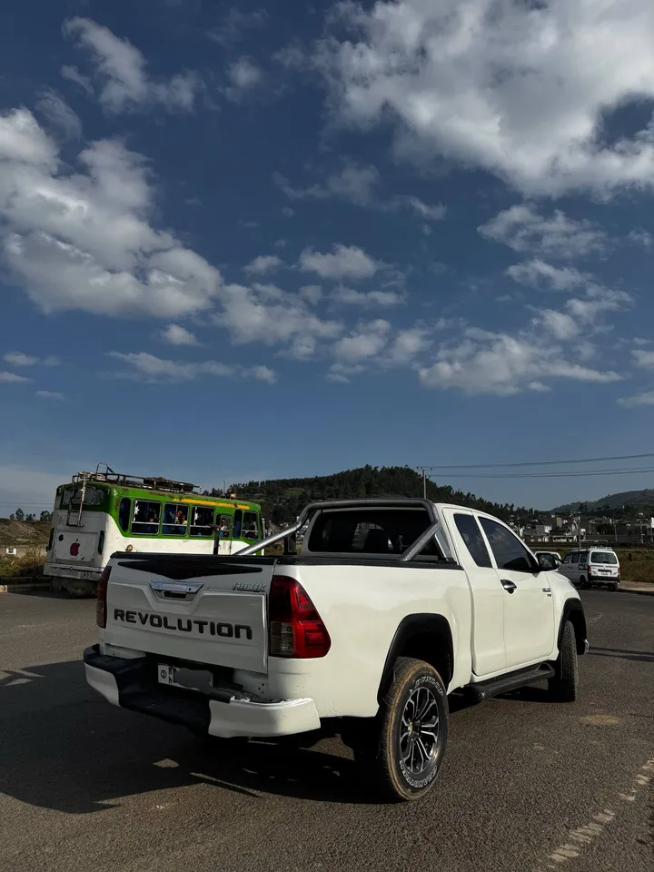 Toyota Hilux Revo 2018 – photo 4