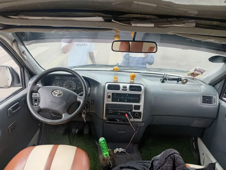 Toyota Dolphin Shark Van 2008 – photo 7