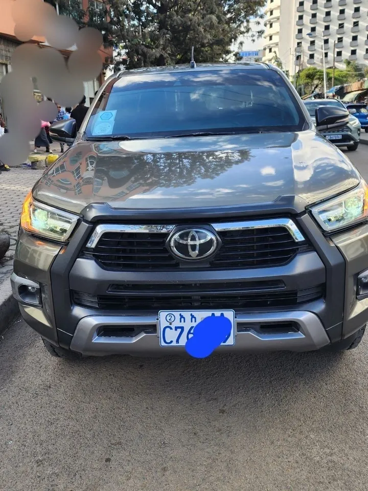 Toyota Hilux 2021 Automatic Diesel – photo 4