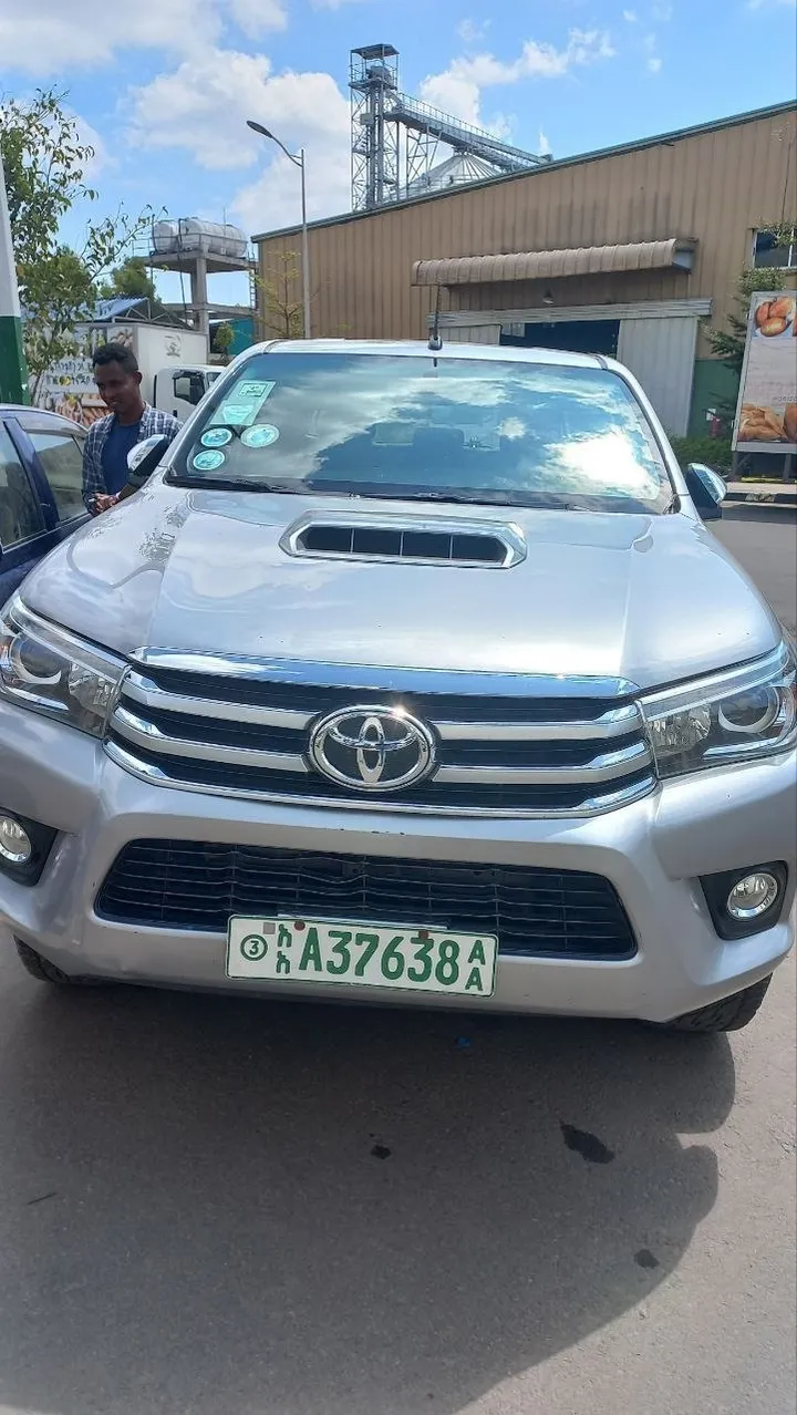 Toyota Hilux Revo 2016 Automatic – photo 5