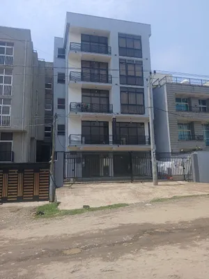 250 sqm G+4 Building for Sale